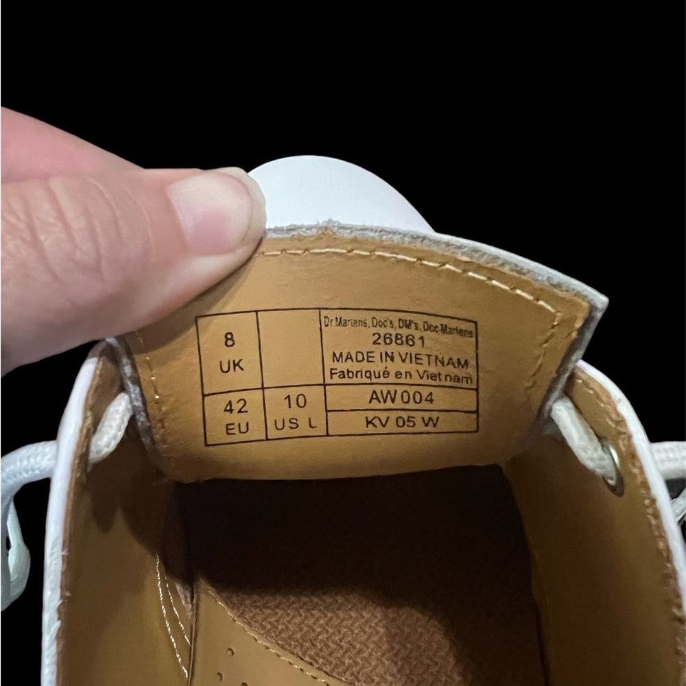 EUC White Croc Doc Martens - Picture 6 of 6